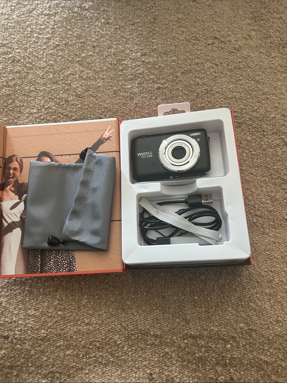 Vivitar Compact Digital Camera in Black with Accessories